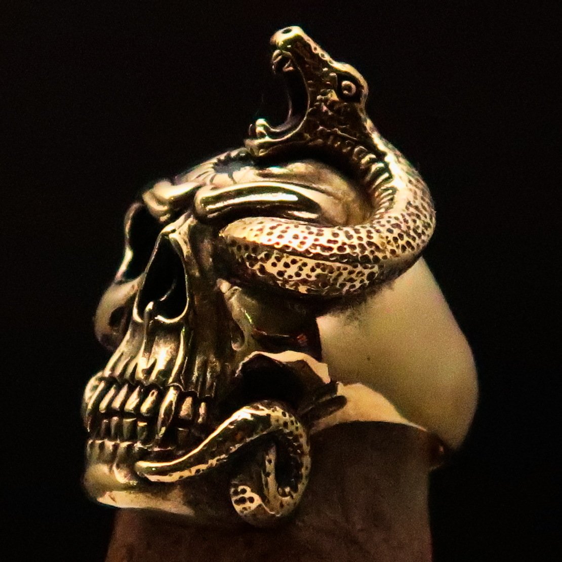 Excellent crafted Men's Brass Biker Ring Dead Outlaw Skull Snake