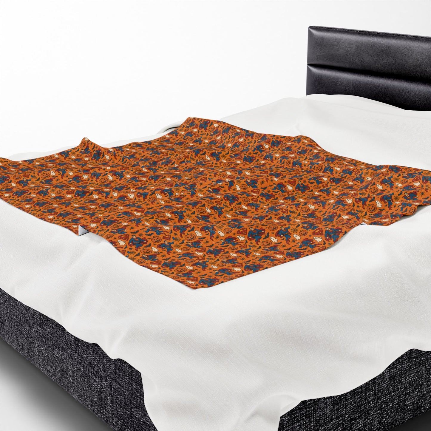 🎃 Halloween Hero Plush Blanket – Cozy Up with Comic-Style Comfort