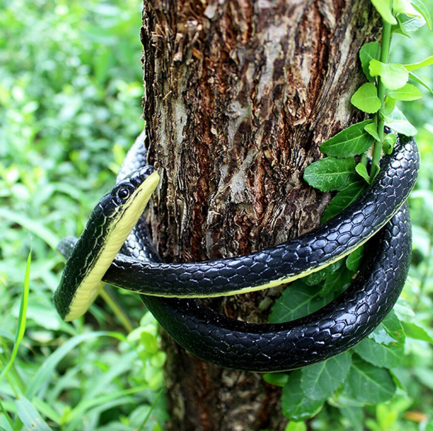 Fake Realistic Snake Lifelike Real Scary Rubber Toy Prank Party Joke